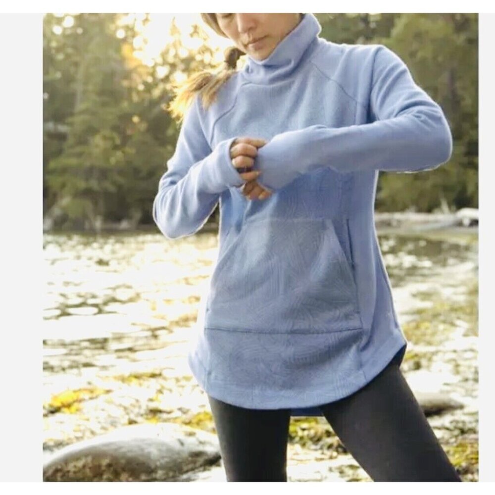 Title Nine Light Blue Sweatshirt